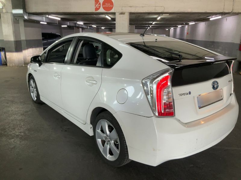 Toyota Prius 1.8 Plug-in Hybrid 2013 – снимка 6
