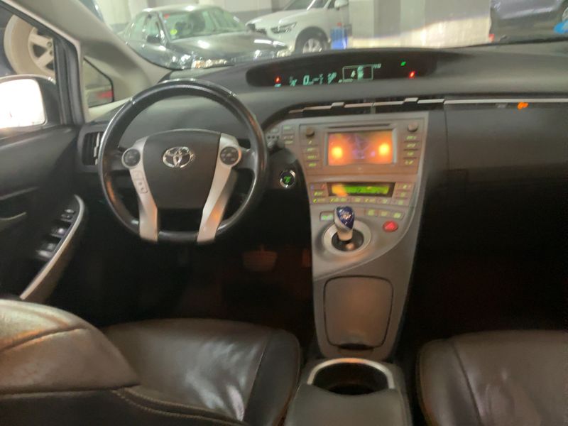 Toyota Prius 1.8 Plug-in Hybrid 2013 – снимка 17