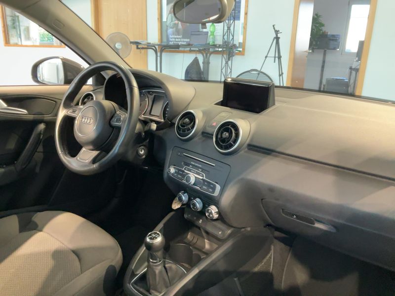 Audi A1 1.6 TDI 2015 – снимка 18
