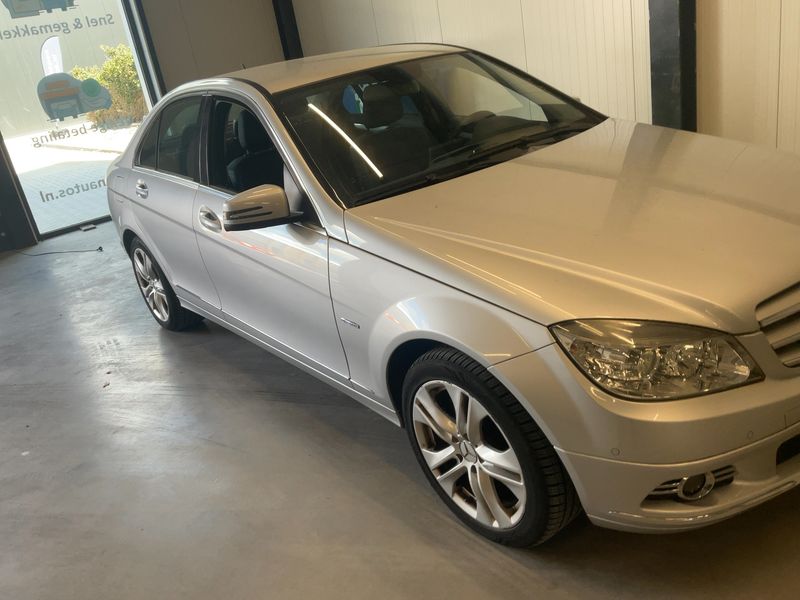 Mercedes-Benz C-Klasse C 200 CGI BlueEfficiency Avantgarde 2010 – снимка 12