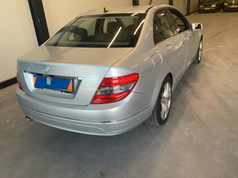 Mercedes-Benz C-Klasse C 200 CGI BlueEfficiency Avantgarde 2010 – снимка 8