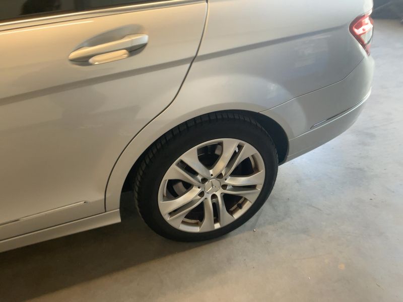 Mercedes-Benz C-Klasse C 200 CGI BlueEfficiency Avantgarde 2010 – снимка 5