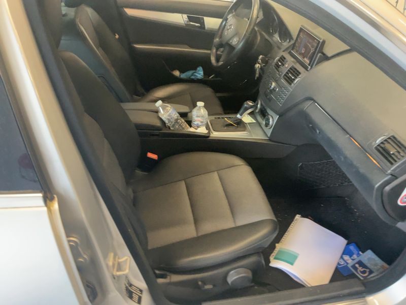 Mercedes-Benz C-Klasse C 200 CGI BlueEfficiency Avantgarde 2010 – снимка 16