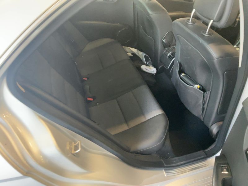 Mercedes-Benz C-Klasse C 200 CGI BlueEfficiency Avantgarde 2010 – снимка 19
