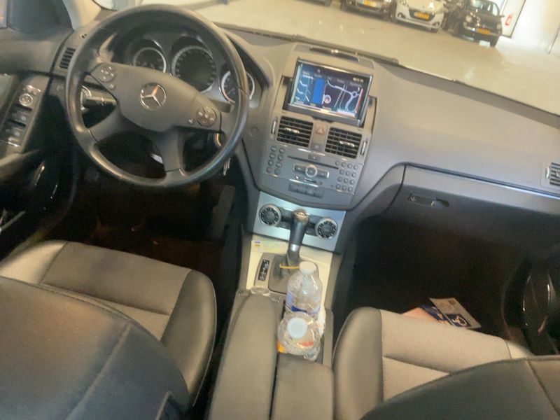 Mercedes-Benz C-Klasse C 200 CGI BlueEfficiency Avantgarde 2010 – снимка 17