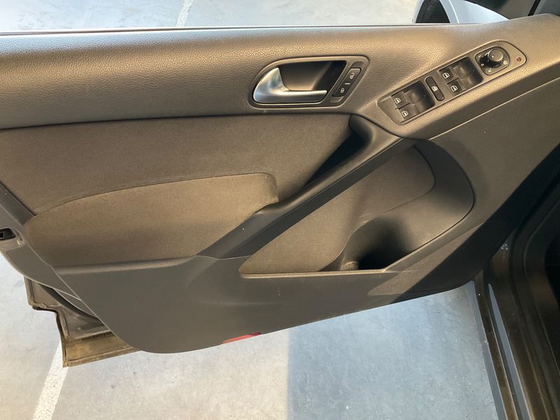 Volkswagen Tiguan 1.4 TSI Freestyle BlueMotion Tech 2011 – снимка 40