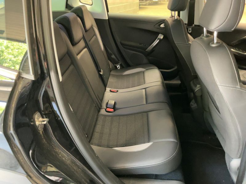 Peugeot 2008 1.5 Blue-HDi Allure 2018 – снимка 19