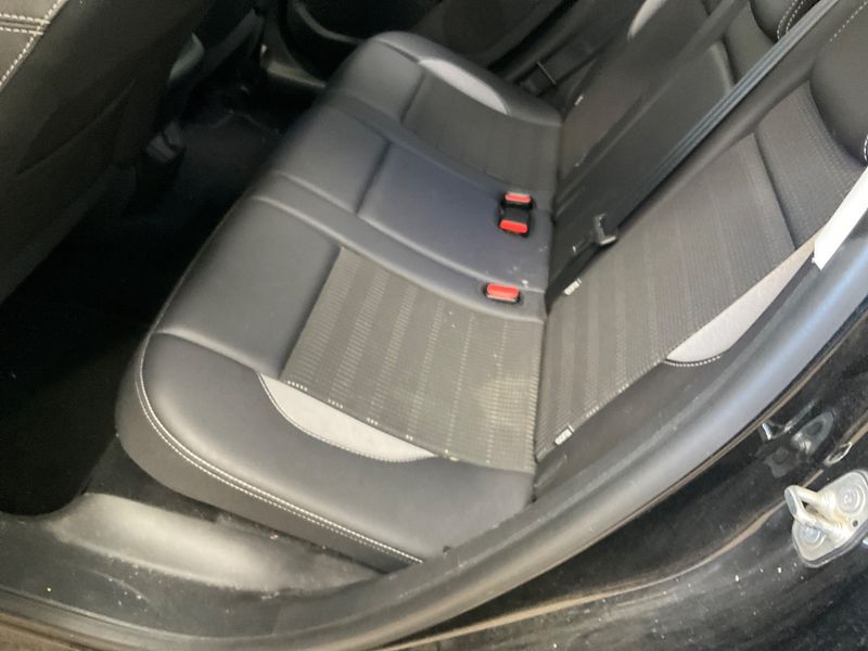 Peugeot 2008 1.5 Blue-HDi Allure 2018 – снимка 28