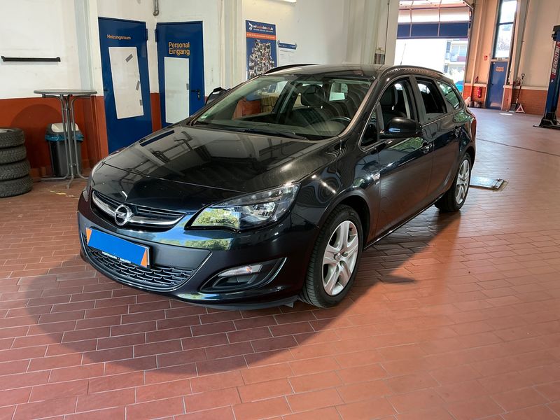Opel Astra 1.6 CDTI DPF Energy 2014 – снимка 1