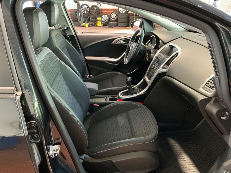 Opel Astra 1.6 CDTI DPF Energy 2014 – снимка 3