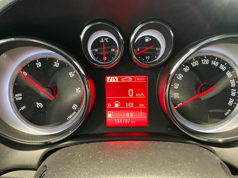 Opel Astra 1.6 CDTI DPF Energy 2014 – снимка 4