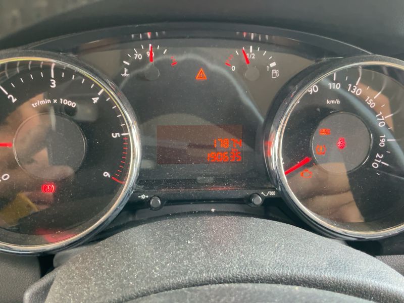 Peugeot 3008 1.6 Blue-HDi Style 2016 – снимка 18