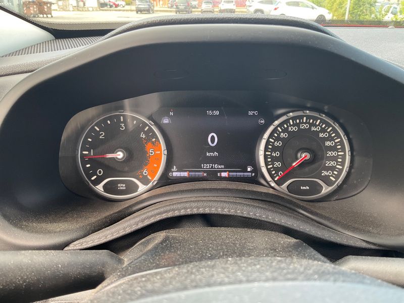 Jeep Renegade 1.6 M-Jet Limited FWD 2016 – снимка 18