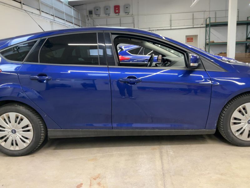 Ford Focus 1.0 EcoBoost Business 2016 – снимка 10