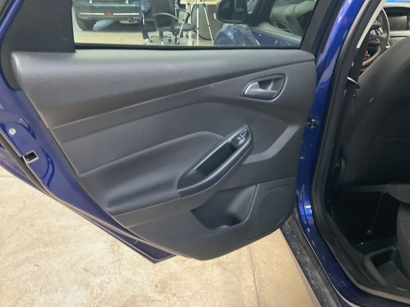 Ford Focus 1.0 EcoBoost Business 2016 – снимка 26