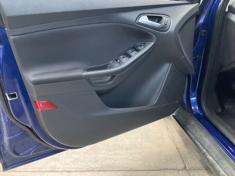 Ford Focus 1.0 EcoBoost Business 2016 – снимка 27
