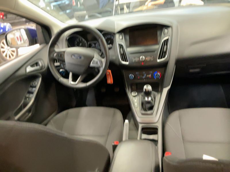 Ford Focus 1.0 EcoBoost Business 2016 – снимка 18