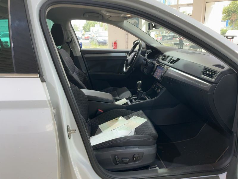 Skoda Superb 2.0 TDI Style 2016 – снимка 17