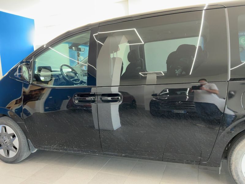 Hyundai Staria 2.2 CRDi Signature 2WD 2023 – снимка 4