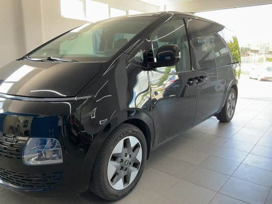 Hyundai Staria 2.2 CRDi Signature 2WD 2023 – снимка 2