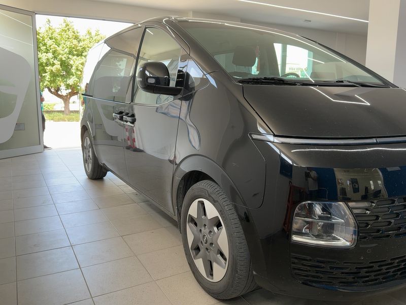Hyundai Staria 2.2 CRDi Signature 2WD 2023 – снимка 12