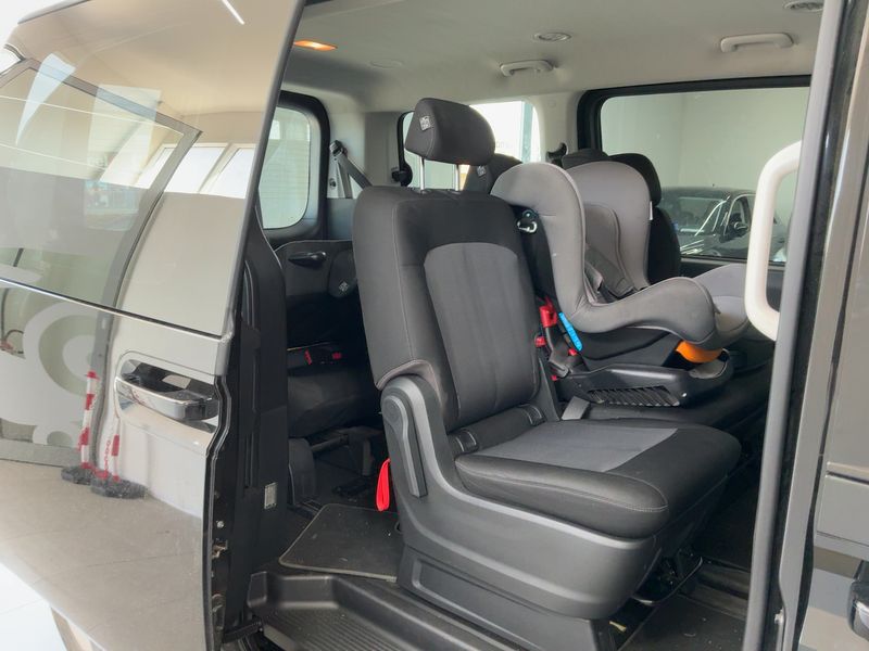 Hyundai Staria 2.2 CRDi Signature 2WD 2023 – снимка 19