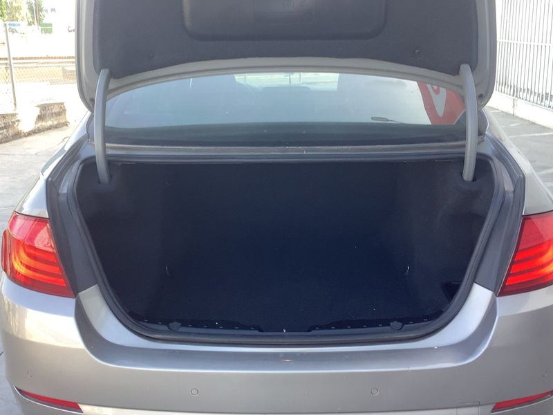 BMW 5er 520d 2012 – снимка 15