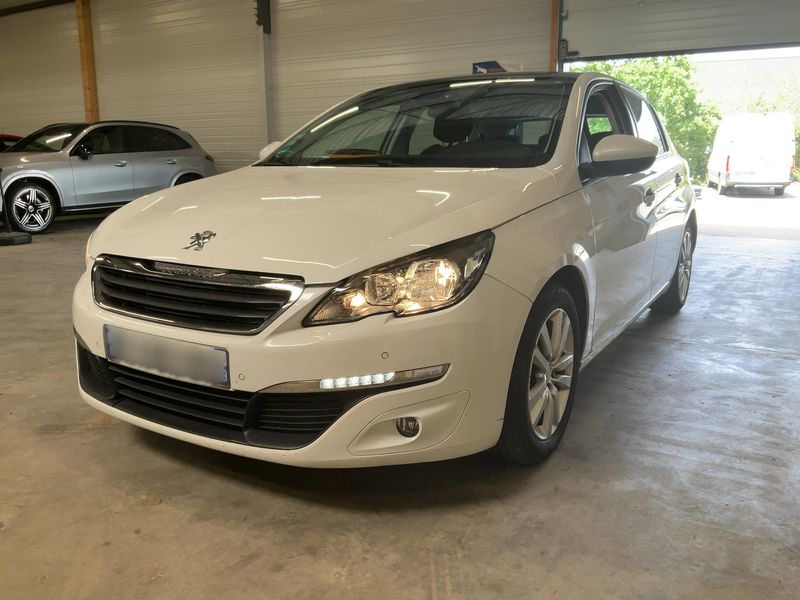 Peugeot 308 1.2 e-THP Active 2016 – снимка 1