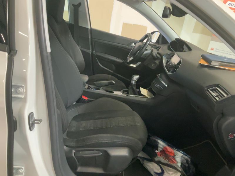 Peugeot 308 1.2 e-THP Active 2016 – снимка 16