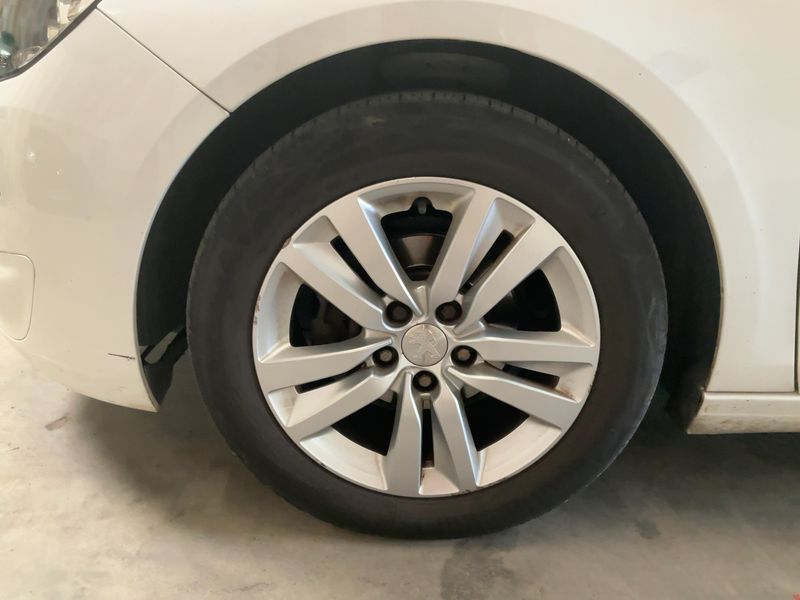 Peugeot 308 1.2 e-THP Active 2016 – снимка 3
