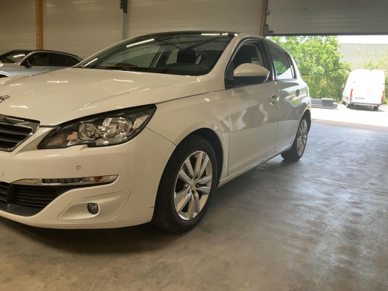 Peugeot 308 1.2 e-THP Active 2016 – снимка 2