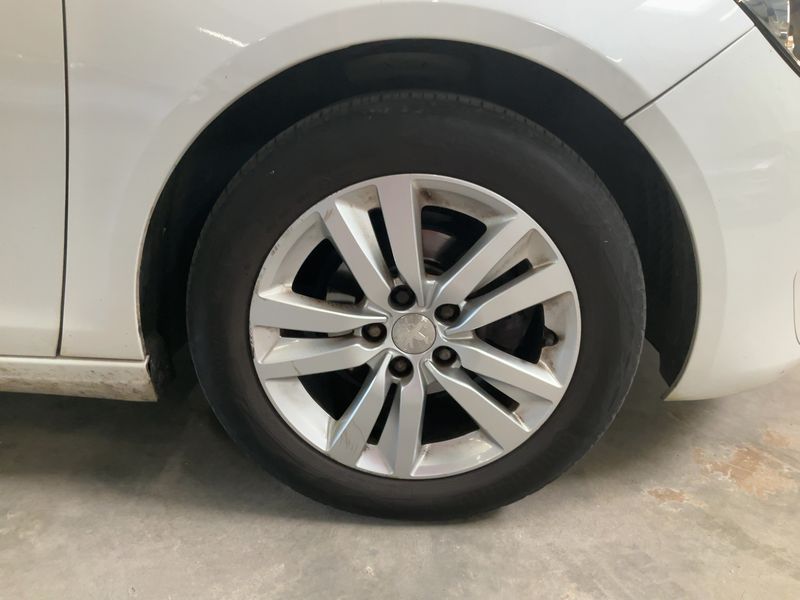 Peugeot 308 1.2 e-THP Active 2016 – снимка 11