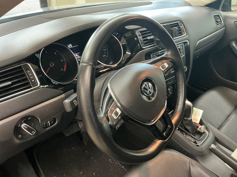 Volkswagen Jetta 2.0 TDI Allstar BlueMotion Tech 2018 – снимка 28