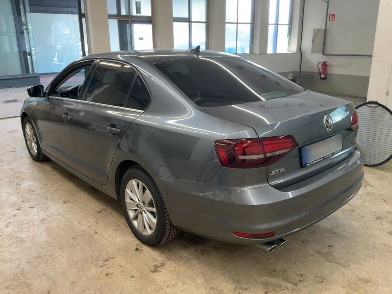 Volkswagen Jetta 2.0 TDI Allstar BlueMotion Tech 2018 – снимка 6