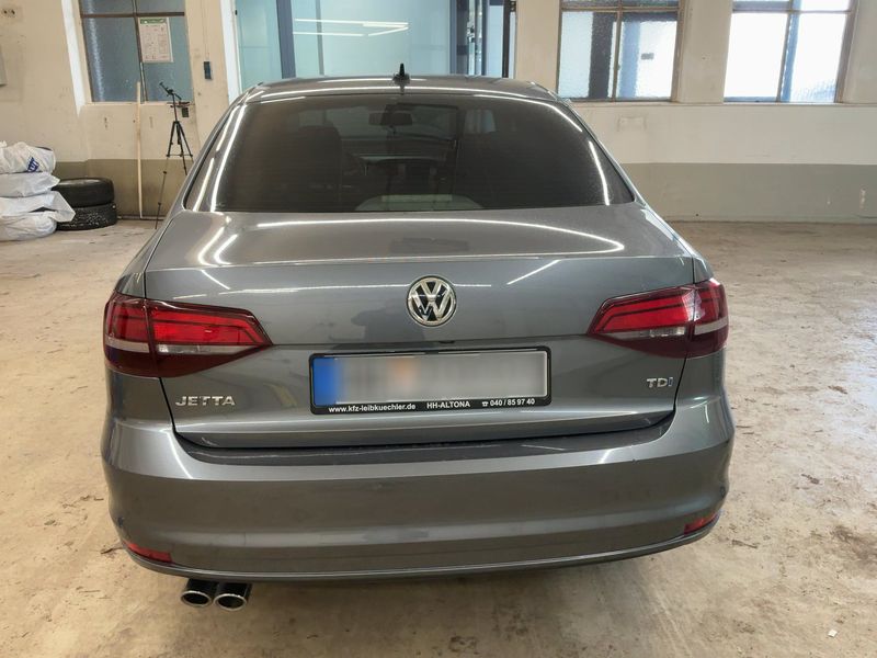 Volkswagen Jetta 2.0 TDI Allstar BlueMotion Tech 2018 – снимка 7