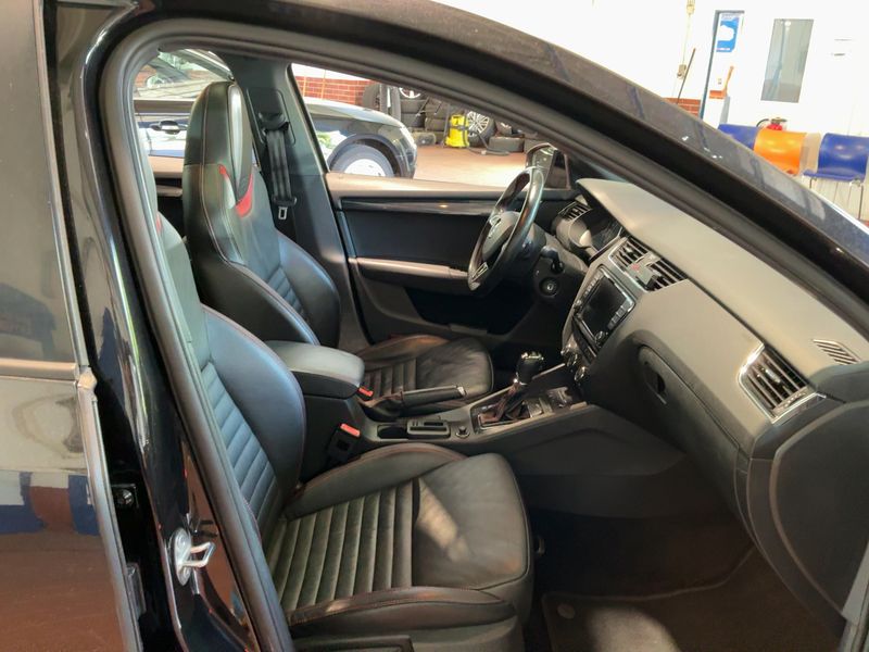 Skoda Octavia 2.0 TDI RS 2015 – снимка 16