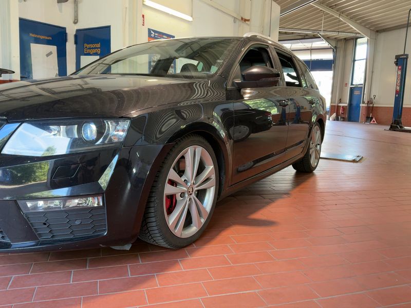 Skoda Octavia 2.0 TDI RS 2015 – снимка 2