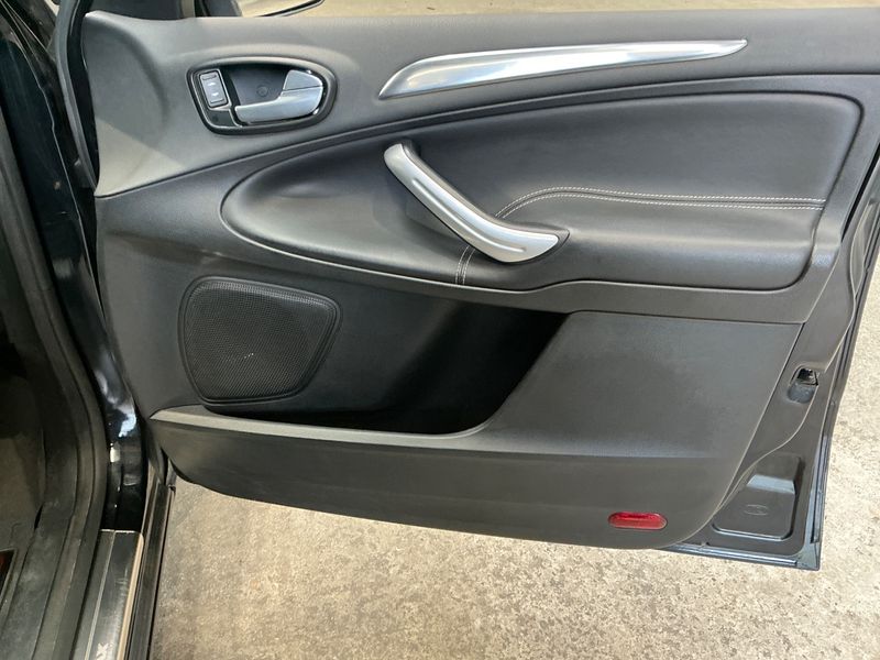 Ford S-Max 2.0 TDCi Titanium 2012 – снимка 29