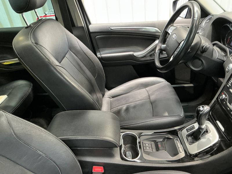 Ford S-Max 2.0 TDCi Titanium 2012 – снимка 27