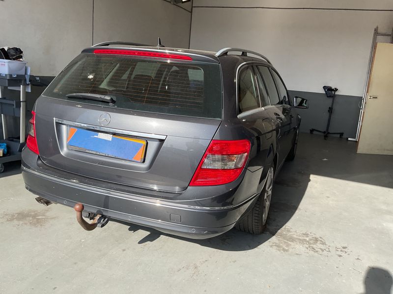 Mercedes-Benz C-Klasse C 180 CDI T BlueEfficiency Avantgarde 2011 – снимка 2