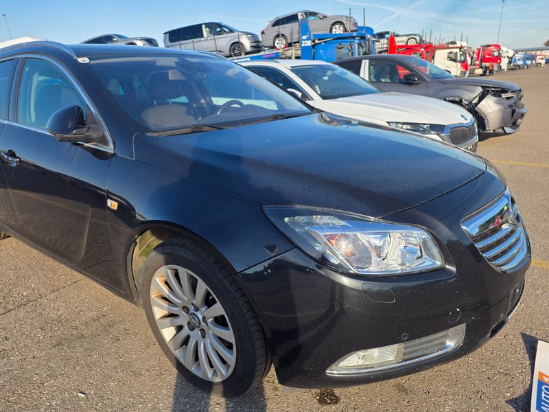 Opel Insignia Sports Tourer 2.0 CDTI Cosmo 2009 – снимка на щета