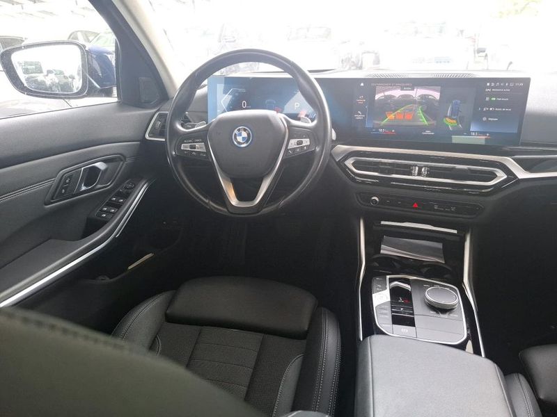 BMW 3er 320e xDrive 2023 – снимка 10
