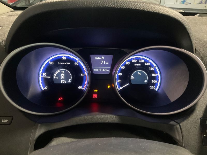 Hyundai ix35 2.0 CRDi Premium AWD 2012 – снимка 18