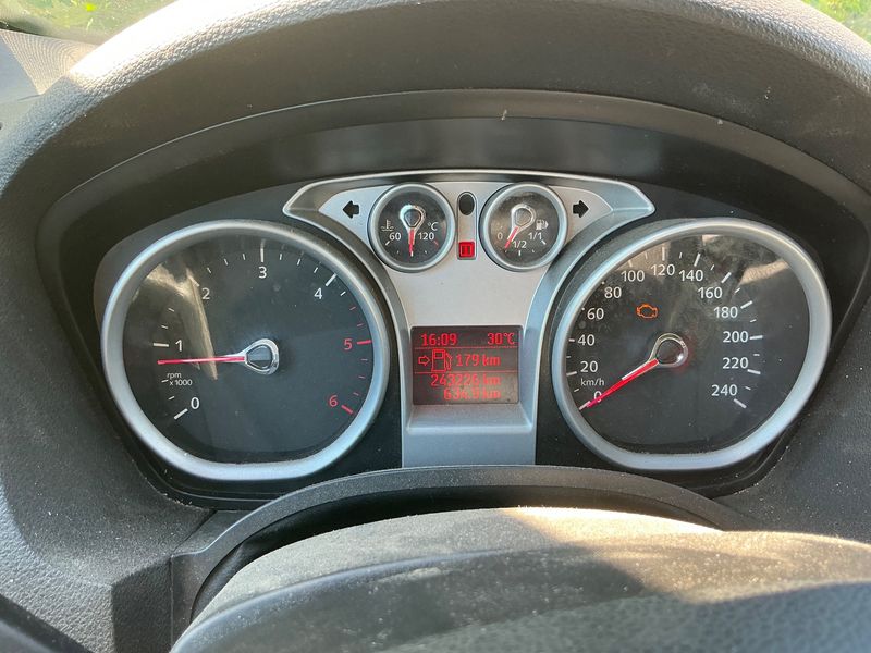 Ford Kuga 2.0 TDCi Champions Edition 2012 – снимка 18