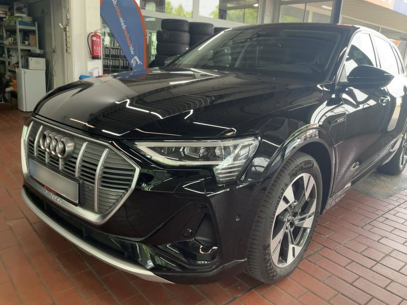 Audi e-tron 50 quattro S line 2021 – снимка 2