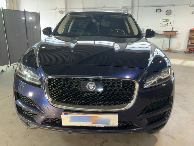 Jaguar F-Pace 30d Portfolio AWD 2017 – снимка 14