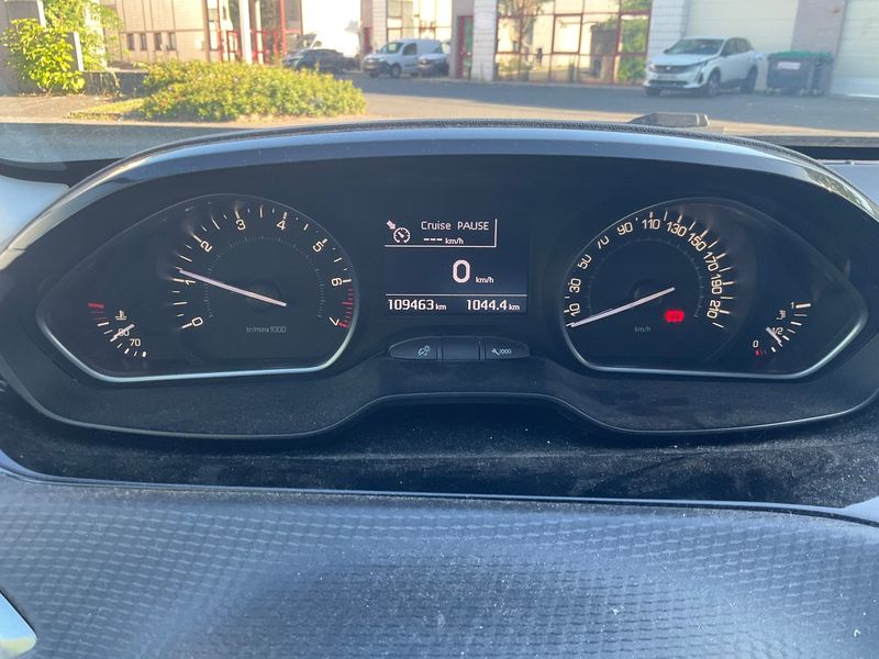 Peugeot 208 1.2 PureTech Allure 2019 – снимка 18