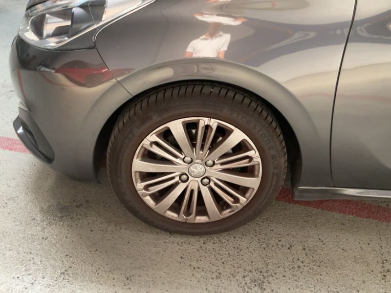 Peugeot 208 1.2 PureTech Allure 2019 – снимка 3