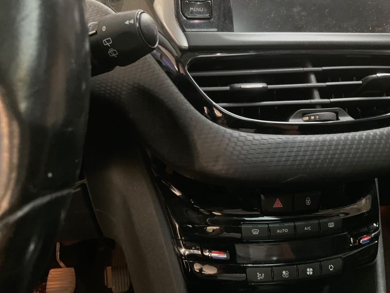 Peugeot 208 1.2 PureTech Allure 2019 – снимка 25