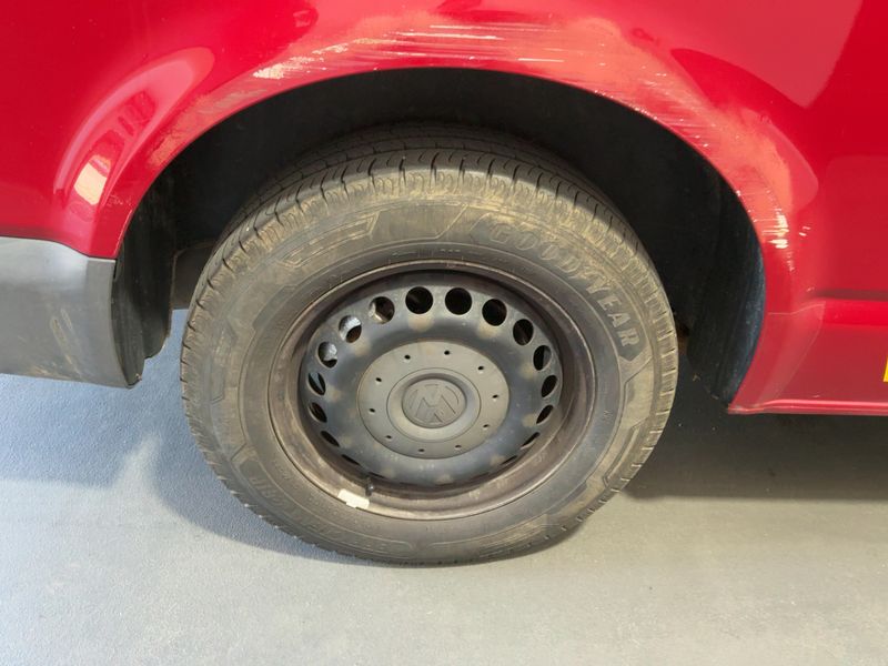 Volkswagen T5 Transporter 2.0 TDI Kasten-Hochdach lang 2010 – снимка 9